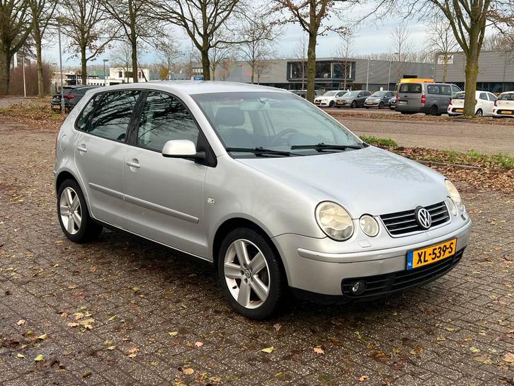 Volkswagen Polo Highline 5 deurs 2003, Auto's, Volkswagen, Particulier, Benzine, Hatchback, Geïmporteerd, Zilver of Grijs, Ophalen
