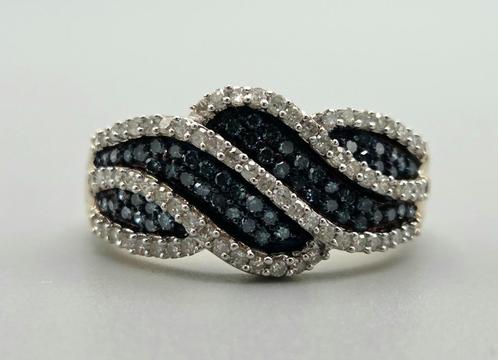 Gouden Vintage ring diamanten en blauwe diamanten. 2025/423, Sieraden, Tassen en Uiterlijk, Ringen, Zo goed als nieuw, Dame, 18 tot 19