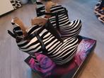 Sexy hoge zebraprint hakken Sergio todzi Maat 41, Kleding | Dames, Schoenen, Verzenden, Nieuw, Zwart