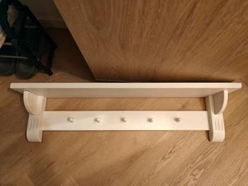  Witte houten wandkapstok met 6 haken beschikbaar voor biedingen