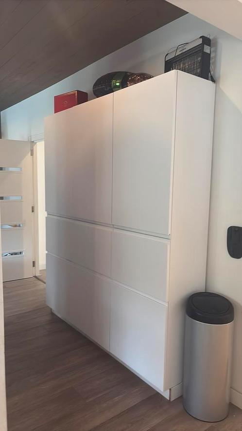 Grote witte Metod keukenkast opbergkast, Huis en Inrichting, Keuken | Keukenelementen, Zo goed als nieuw, 200 cm of meer, 25 tot 50 cm