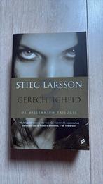 Stieg Larsson - Gerechtigheid, Scandinavië, Ophalen of Verzenden, Zo goed als nieuw, Stieg Larsson