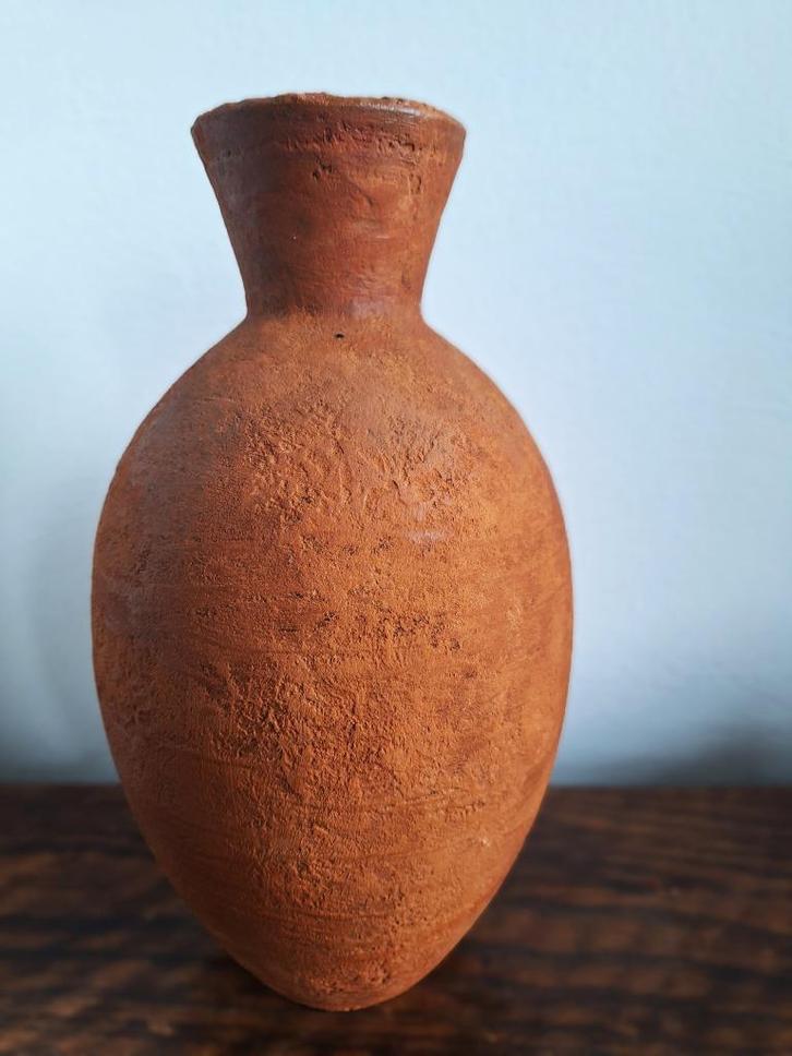 Decoratieve handgemaakte aardewerk vaas 31 cm hoog, Huis en Inrichting, Woonaccessoires | Vazen, Zo goed als nieuw, Overige kleuren