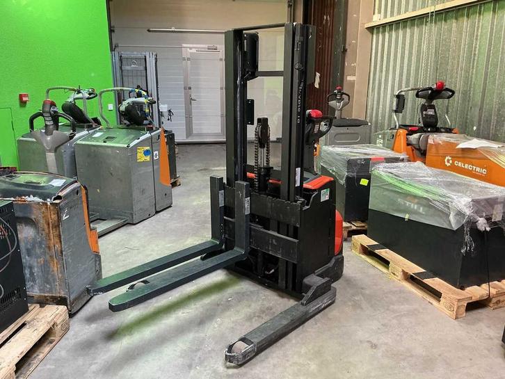 BT - Staxio - Stapelaars - 2009, Zakelijke goederen, Machines en Bouw | Heftrucks en Intern transport, Stapelaar, Overige aandrijving