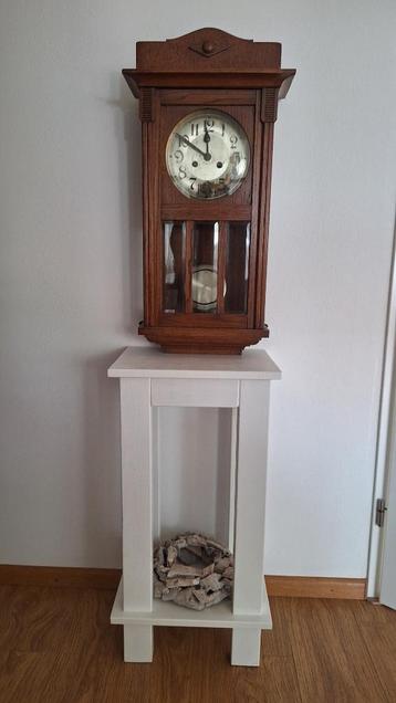 antieke wandklok met bimbam beschikbaar voor biedingen