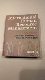 International HRM - Harzing & Pinnington, Boeken, Studieboeken en Cursussen, Ophalen of Verzenden, Gamma, Gelezen, HBO