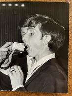 Johan Cruijff eet taart bij Ajax, 1968 - ANP Foto, Ophalen of Verzenden, Gebruikt