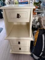 Leuk nachtkastje. Brocante stijl, Huis en Inrichting, Slaapkamer | Nachtkastjes, Ophalen of Verzenden, Zo goed als nieuw, Minder dan 45 cm