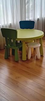 Mooie nette Mammut set (tafel, 2 stoelen en 2 krukjes), Kinderen en Baby's, Kinderkamer | Tafels en Stoelen, Ophalen, Zo goed als nieuw
