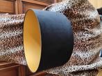 Zwarte velours lampenkap met goudkleurige binnenkant, Huis en Inrichting, Lampen | Lampenkappen, Ophalen of Verzenden, Zo goed als nieuw