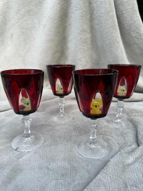 4 robijnrode Gothic Arch wijnglazen – Rubilux Luminiarc 70s, Antiek en Kunst, Antiek | Glas en Kristal, Ophalen of Verzenden