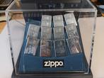 Zippo landen-munten aansteker verzameling in display, Verzamelen, Ophalen of Verzenden, Nieuw