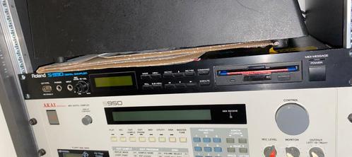 Roland S330 12 bit sampler 1U, Muziek en Instrumenten, Samplers, Gebruikt, Ophalen of Verzenden
