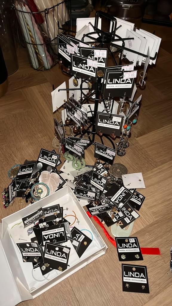 Partij nieuwe Oorbellen, Sieraden, Tassen en Uiterlijk, Oorbellen, Nieuw, Overige materialen, Overige kleuren, Ophalen of Verzenden