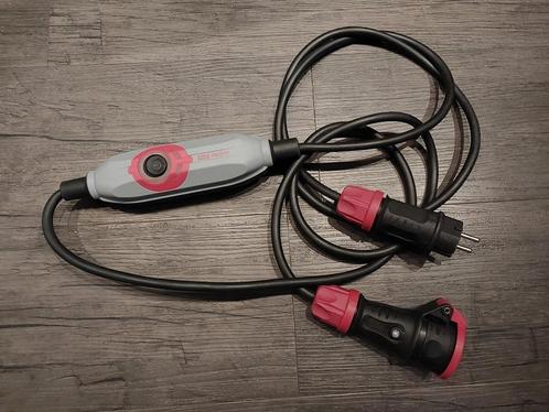 PCE PRCD-S+ tussenstekker als nieuw, Doe-het-zelf en Verbouw, Elektra en Kabels, Zo goed als nieuw, Stekker, Ophalen of Verzenden