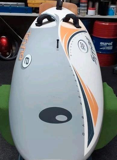 Complete set: Bic Techno Evo + WSHawaï Gorilla tuig 5.0 igst, Watersport en Boten, Windsurfen, Zo goed als nieuw, Complete set