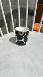 Marimekko Unikko zwart mok, Huis en Inrichting, Keuken | Servies, Marimekko, Keramiek, Ophalen of Verzenden, Zo goed als nieuw