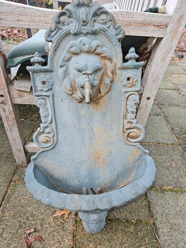 Antieke Fontein met Leeuwenkop, Tuin en Terras, Waterpartijen en Fonteinen, Gebruikt, Fontein, Gietijzer, Ophalen