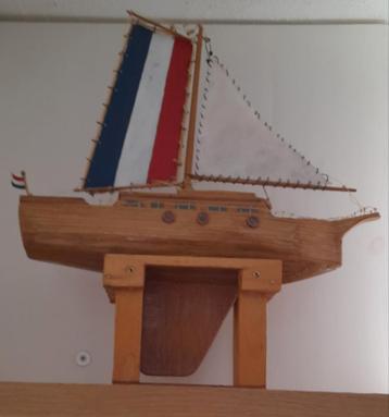 Model zeil bootje beschikbaar voor biedingen