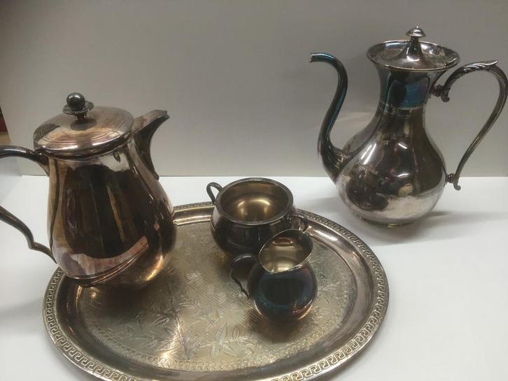 verzilverd koffie set en extra koffiekan 1882 silver plated, Antiek en Kunst, Antiek | Servies los, Ophalen of Verzenden