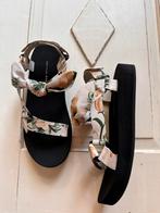 Sandalen 40 Loeffler randall floral nieuw, Kleding | Dames, Schoenen, Beige, Ophalen of Verzenden, Zo goed als nieuw