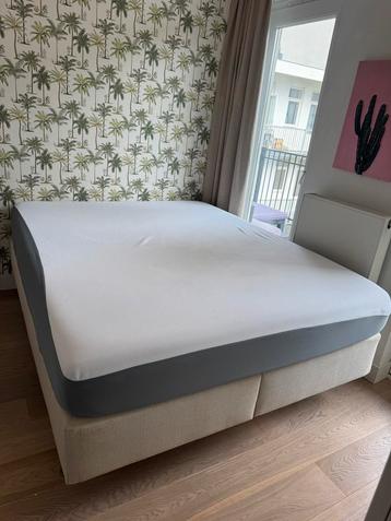 IKEA boxspring onderstel bed 1.60m (Emma matras gratis) beschikbaar voor biedingen