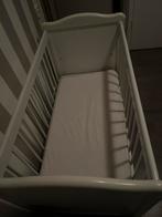 Kinderbedje met matras en kinderstoel/tafeltje, Ophalen of Verzenden, Gebruikt, Ledikant