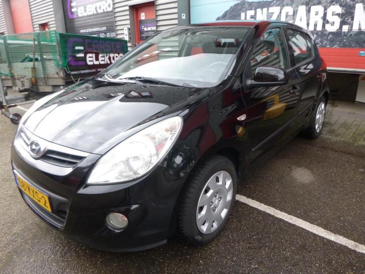 Hyundai i20 1.2, 5deurs, zwart,ZUINIG! RIJDT PERFECT! bj2010, Auto's, Hyundai, Bedrijf, Te koop, i20, ABS, Airbags, Airconditioning