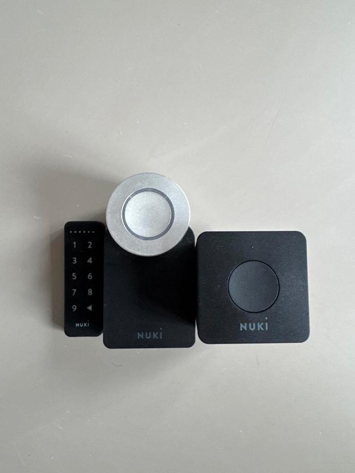 Nuki Smart Lock Compleet met Keypad & Hub, Doe-het-zelf en Verbouw, Alarmsystemen, Zo goed als nieuw, Compleet systeem, Overige soorten