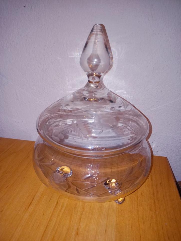 Geslepen glazen koekjes stolp met Deksel, Antiek en Kunst, Antiek | Glas en Kristal, Ophalen of Verzenden