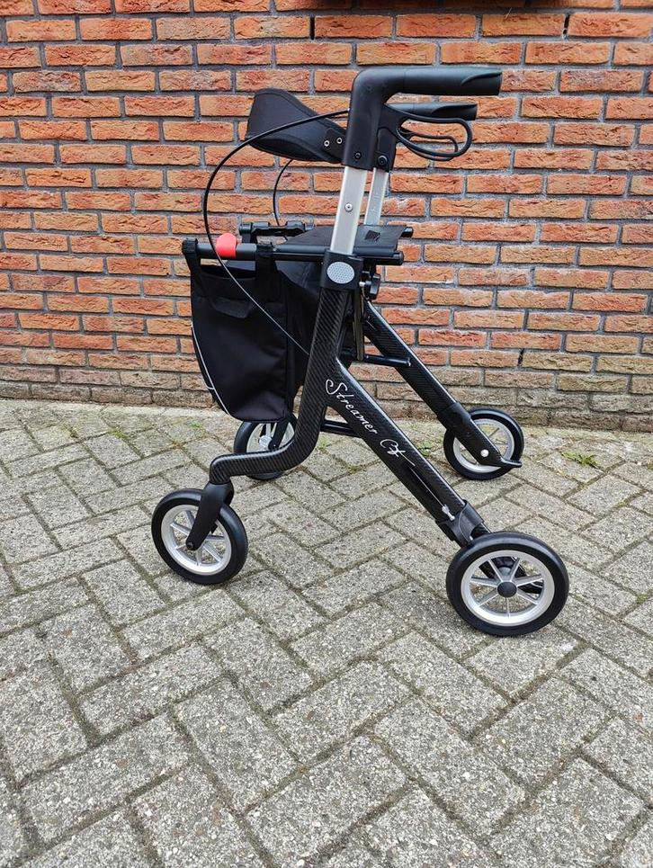 Streamer rollator CF van carbon lichtgewicht noeuwstaat, Diversen, Rollators, Zo goed als nieuw, Lichtgewicht, Ophalen of Verzenden