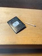 Tekenschrift 3.1x2.4cm met potlood 2.7cm, Ophalen of Verzenden, Zo goed als nieuw, Poppenhuis