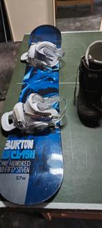 Snowboard Burton en Snowboard schoenen maat 44, Sport en Fitness, Snowboarden, Ophalen, Gebruikt, Schoenen