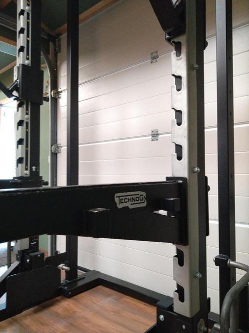 Technogym Pure Strength Olympic Half Rack Black, Sport en Fitness, Fitnessmaterialen, Gebruikt, Overige typen, Armen, Benen, Borst