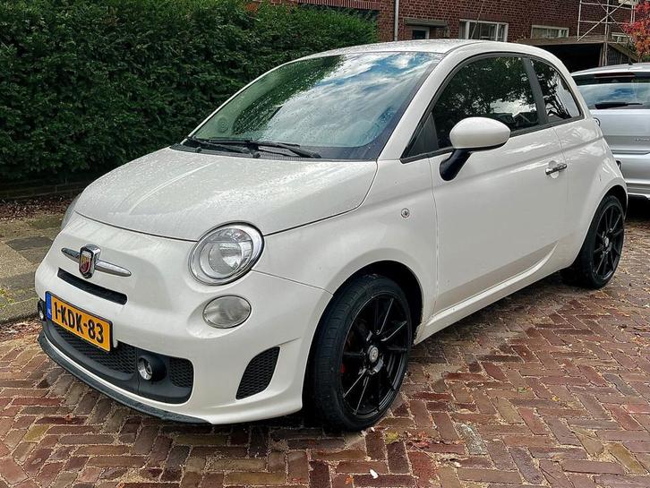 Fiat 500 1.2 Abarth Sport Design Leder|Airco|Carplay LED, Auto's, Fiat, Bedrijf, Te koop, Lederen bekleding, Benzine, Euro 4, B