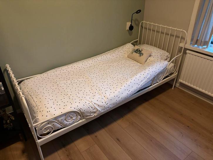 IKEA Minnen bed, Kinderen en Baby's, Kinderkamer | Bedden, Gebruikt, 180 cm of meer, 70 tot 85 cm, Lattenbodem, Matras, Ophalen