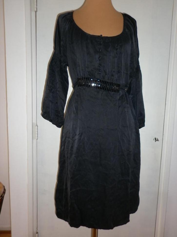 jurk maat  38  merk: Soyaconcept, Kleding | Dames, Jurken, Zo goed als nieuw, Maat 38/40 (M), Grijs, Knielengte, Verzenden