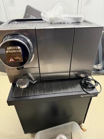 Nespresso Momento 120 Coffee & Milk beschikbaar voor biedingen