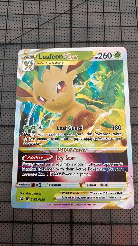 Leafeon Vstar - swsh195, Hobby en Vrije tijd, Verzamelkaartspellen | Pokémon, Zo goed als nieuw, Ophalen of Verzenden