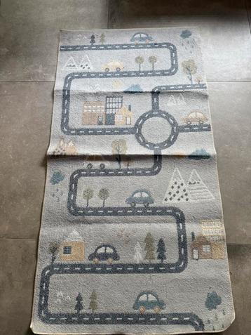 Speelkleed, nauwelijks gebruikt beschikbaar voor biedingen