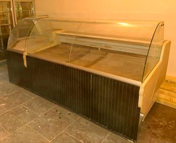 Koelvitrine voor vlees of kipproducten beschikbaar voor biedingen