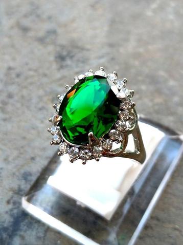 Elegante Damesring met Stralende Groene Aquamarijn CAR52 beschikbaar voor biedingen