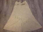 Een lange rok met rits en knopen, Beige, Maat 46/48 (XL) of groter, Nieuw, Ophalen of Verzenden