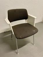 Gispen 2215 kuipstoel wit bruin, Huis en Inrichting, Stoelen, Ophalen, Gebruikt, Bruin, Metaal