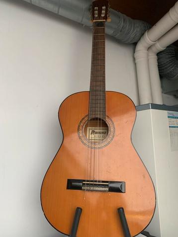 Spaanse Gitaar - 5 Snaren beschikbaar voor biedingen