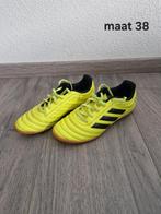 Adidas zaalvoetbalschoenen/ gymschoenen!, Ophalen of Verzenden, Gebruikt, Jongen of Meisje, Sportschoenen