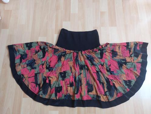 Wijde circel rok, Kleding | Dames, Rokken, Zo goed als nieuw, Maat 42/44 (L), Zwart, Knielengte, Ophalen of Verzenden