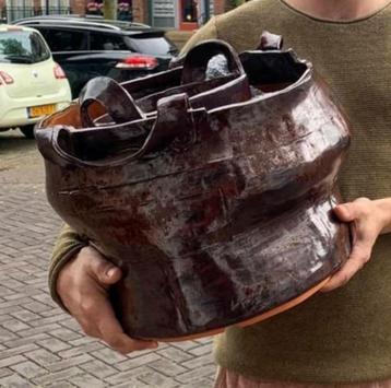 Prachtige door Eljada van Muijden handgemaakte planten pot beschikbaar voor biedingen
