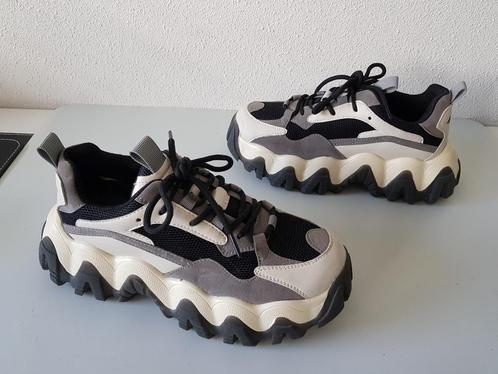 *  Na - Kd sneakers maat 38 ( zwart grijs wit ) chunky zolen, Kleding | Dames, Schoenen, Zo goed als nieuw, Sneakers of Gympen