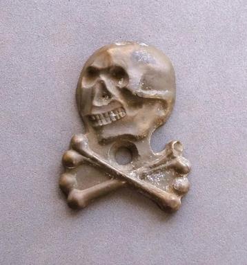 17-18 de eeuw Bodemvondst Beslag Doodshoofd Schedel Knekel beschikbaar voor biedingen